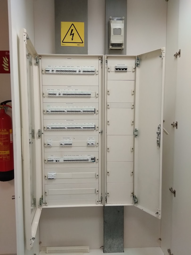 Fernando Cabrejas, Instalaciones eléctricas — Fotos 11