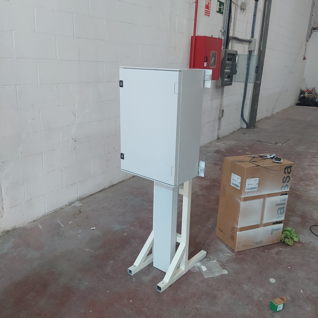 Fernando Cabrejas, Instalaciones eléctricas — Fotos 7